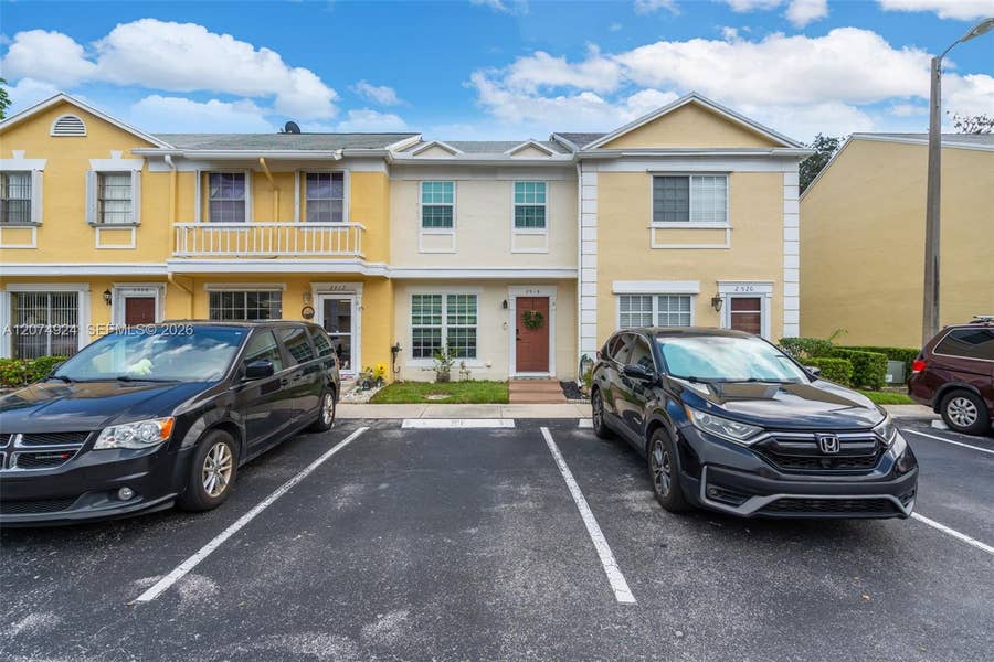 Property photo for 2916 Dorchester Lane, Cooper City, FL