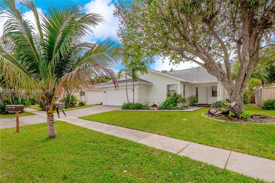 Property photo for 216 SE 9th Street, Dania Beach, FL