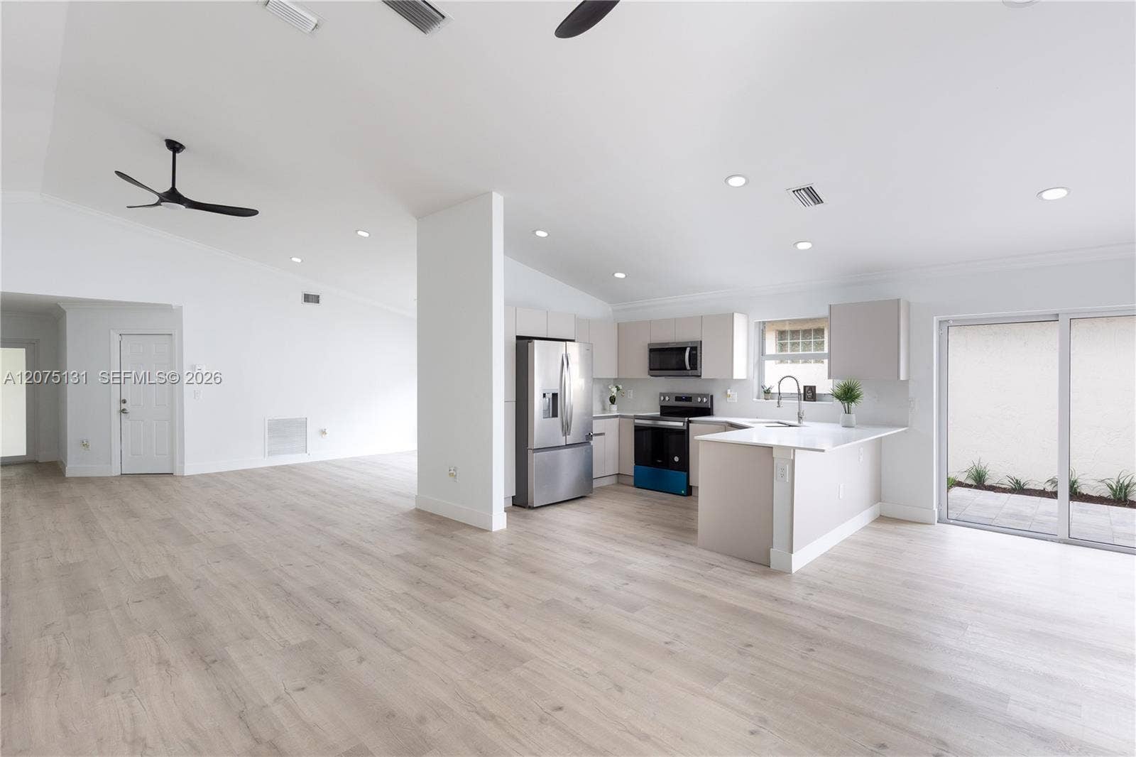 46 Gables Boulevard, Weston, Weston, FL 33326 Bright and Open Layout