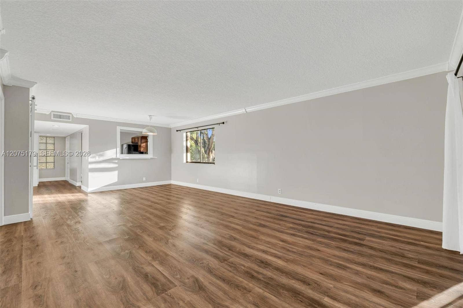 402 Lakeview Drive, #201, Weston, FL 33326 Photo 4