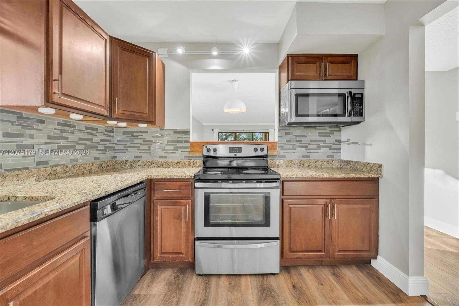 402 Lakeview Drive, #201, Weston, FL 33326 Photo 9