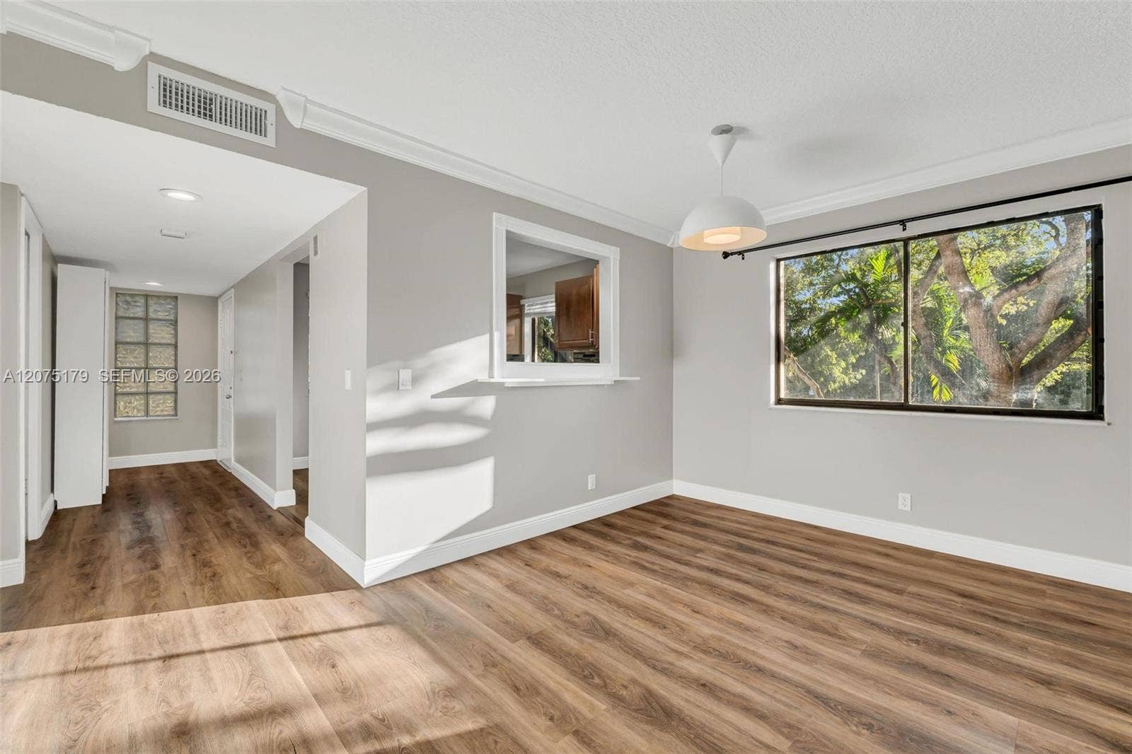 402 Lakeview Drive, #201, Weston, FL 33326 Photo 2