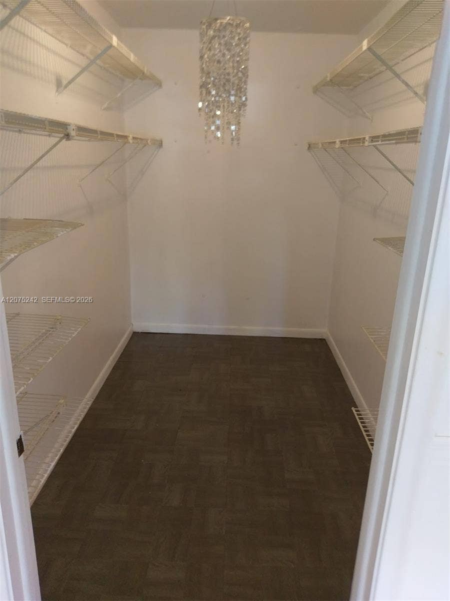 3105 Oakland Shores Drive, #J101, Oakland Park, FL 33309 Primary Walk in closet
