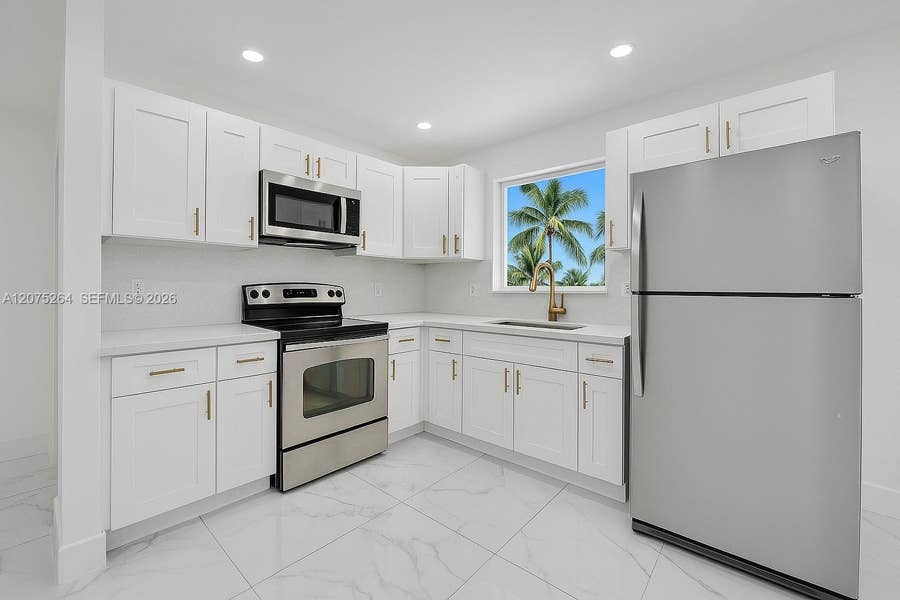 Property photo for 105 NW 14th Way, #0, Dania Beach, FL
