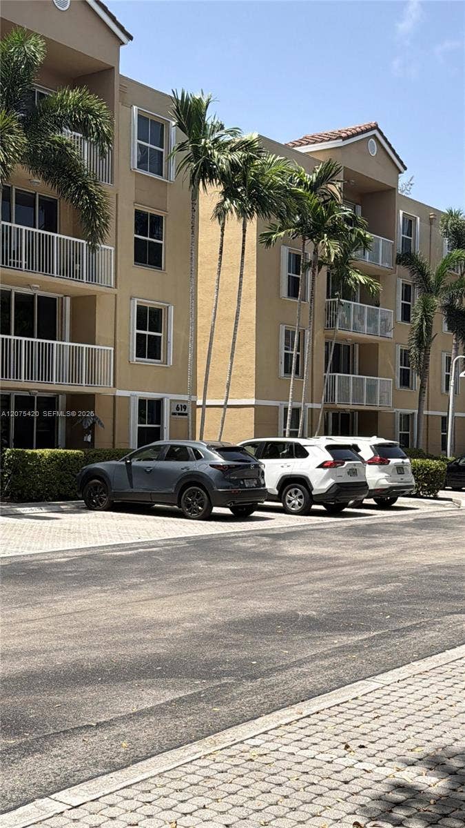 Property photo for 619 E Sheridan Street, #105, Dania Beach, FL