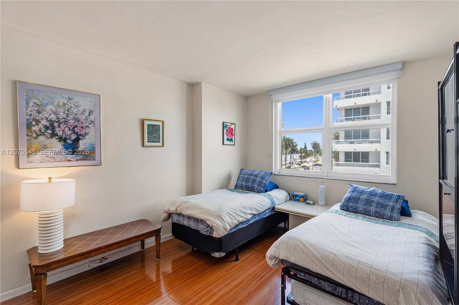 2nd bedroom