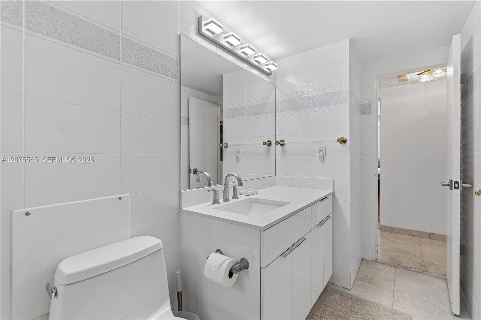 2nd bathroom