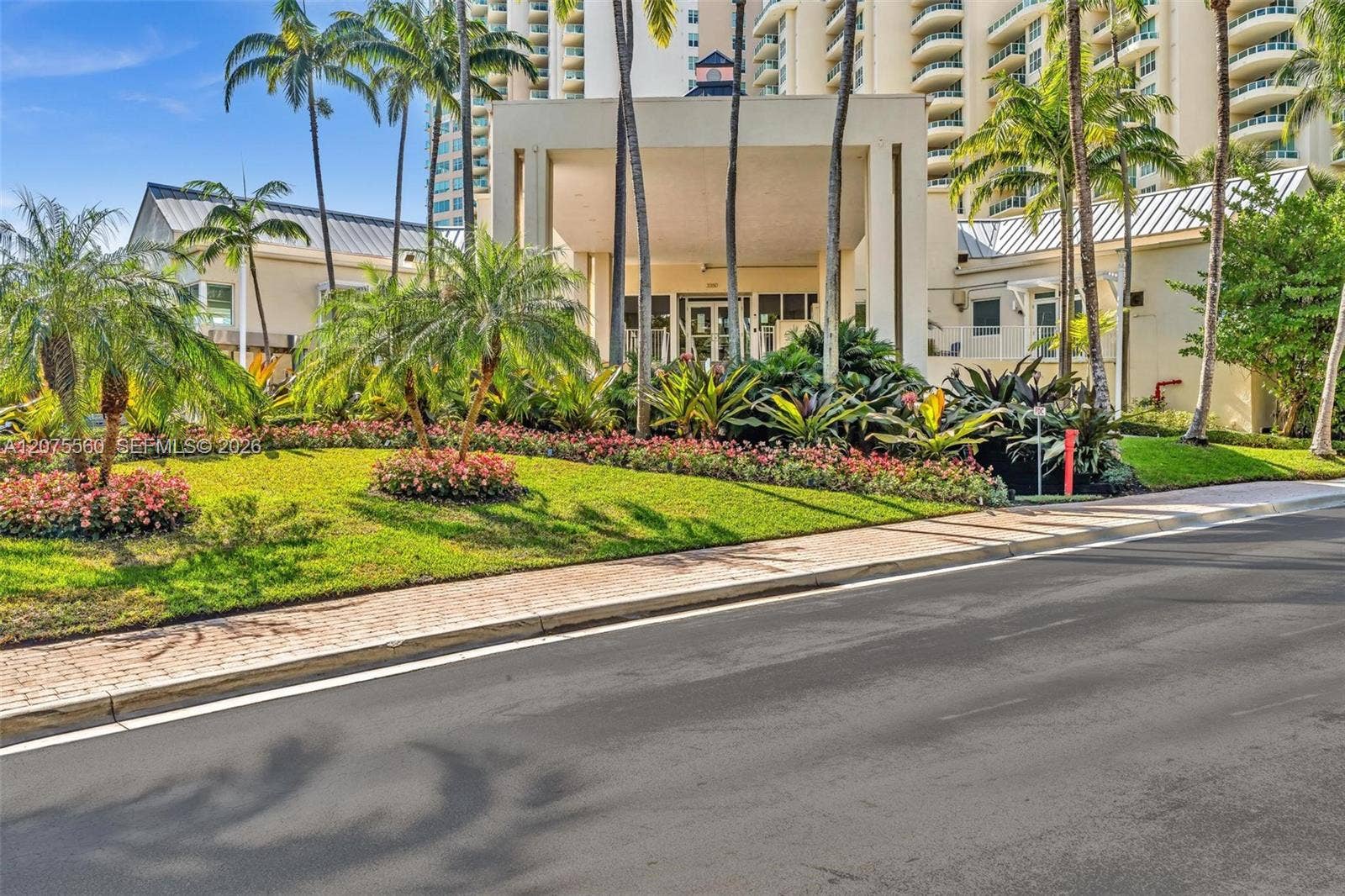 3370 Hidden Bay Drive, #815, Aventura, FL 33180 Clubhouse/Spa building