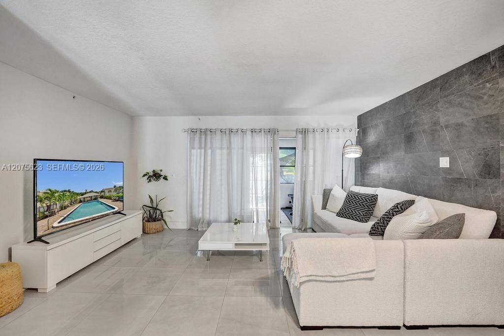 3000 NW 5th Terrace, #112, Pompano Beach, FL 33064 Photo 2