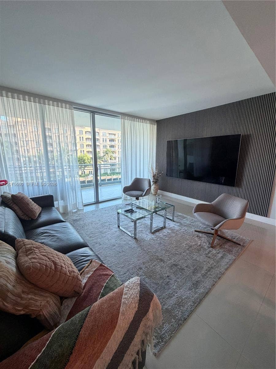2950 NE 188th Street, #325, Aventura, FL 33180 Photo 2