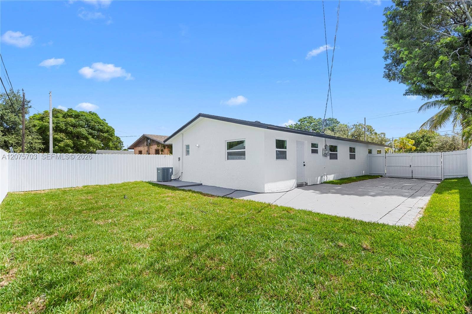 1125 NW 27th Avenue, Fort Lauderdale, FL 33311 Photo 6