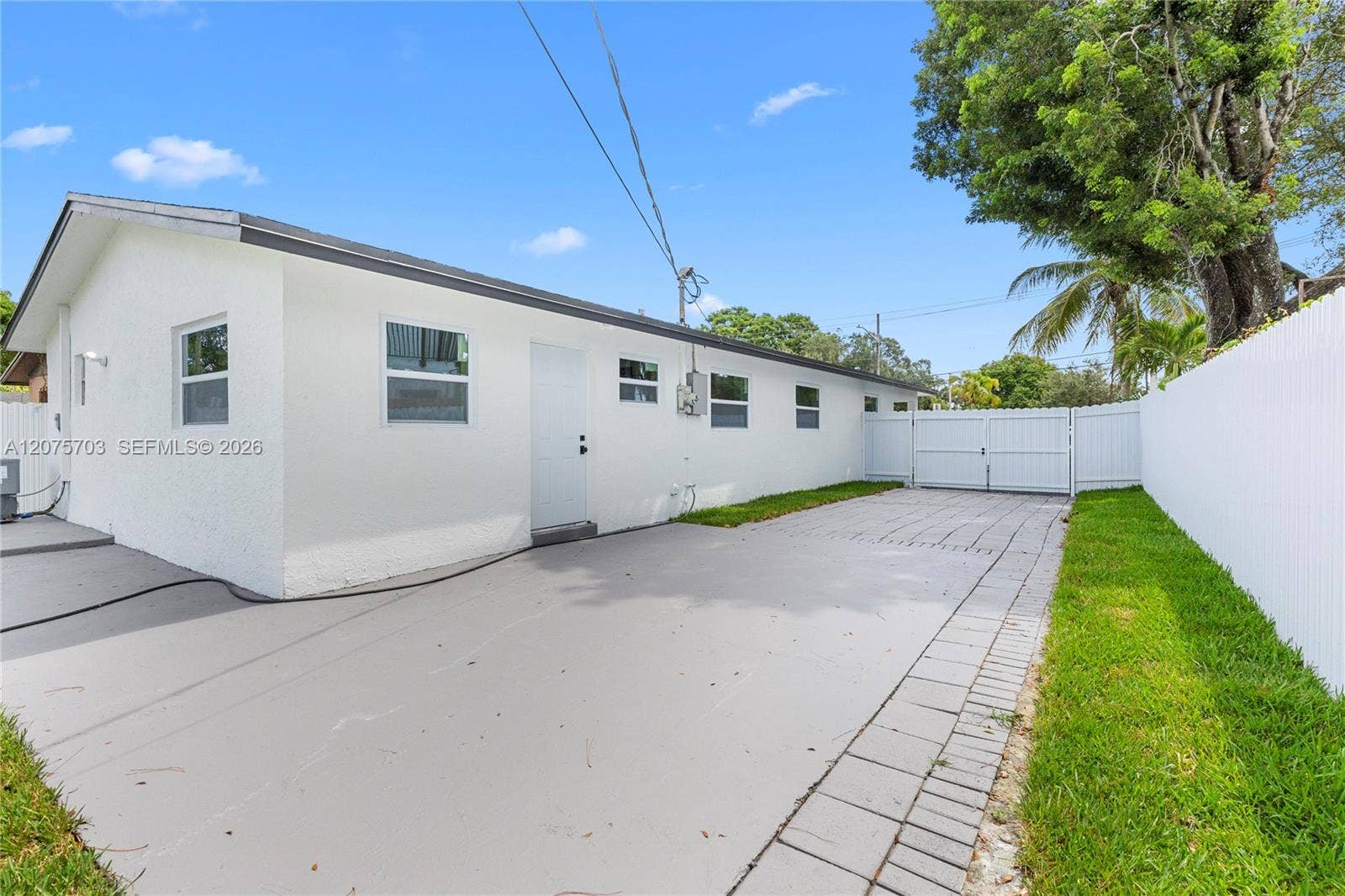 1125 NW 27th Avenue, Fort Lauderdale, FL 33311 Photo 8