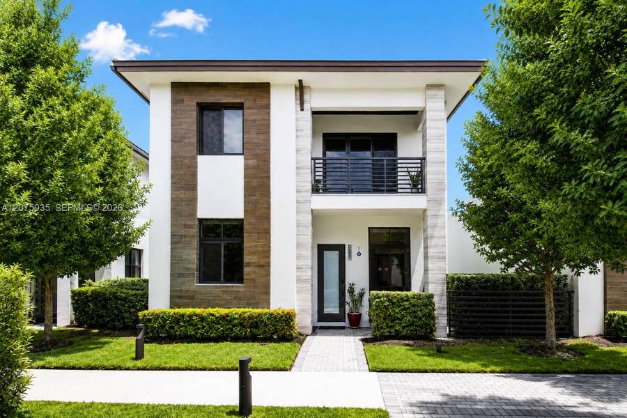 Property photo for 4318 NW 81st Avenue, Doral, FL