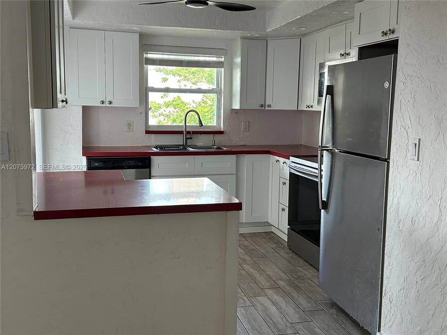 Property photo for 180 NE 12th Avenue, #17E, Hallandale Beach, FL
