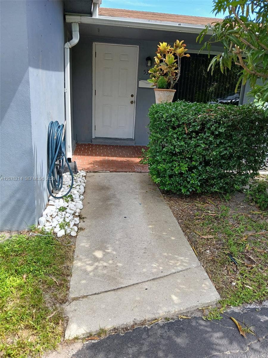 Property photo for 539 S Rainbow Drive, #539, Hollywood, FL