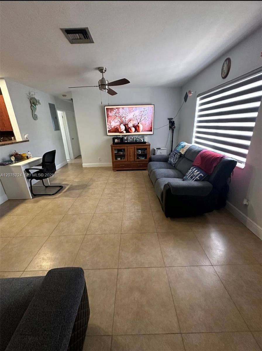 607 NW 42nd Street, Oakland Park, FL 33309 Photo 5