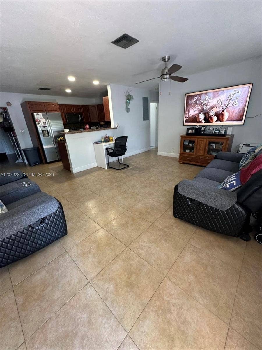 607 NW 42nd Street, Oakland Park, FL 33309 Photo 4