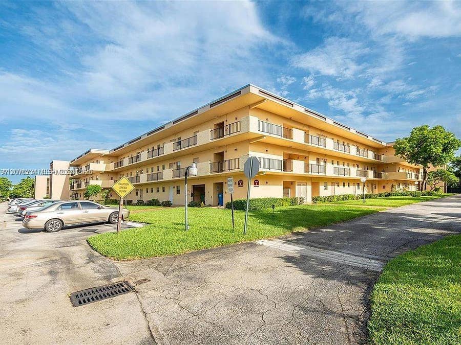 Property photo for 201 Berkley Road, #102, Hollywood, FL
