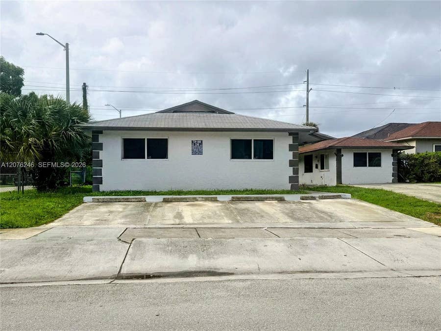 Property photo for 2500 Franklin Drive, Fort Lauderdale, FL
