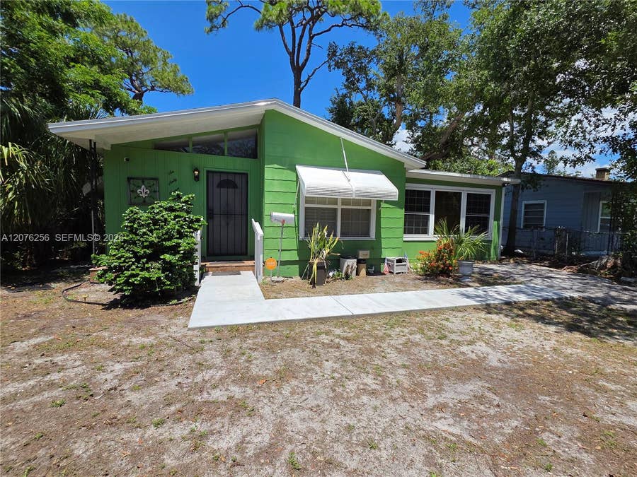 Property photo for 667 W Harbor Drive, St Petersburg, FL