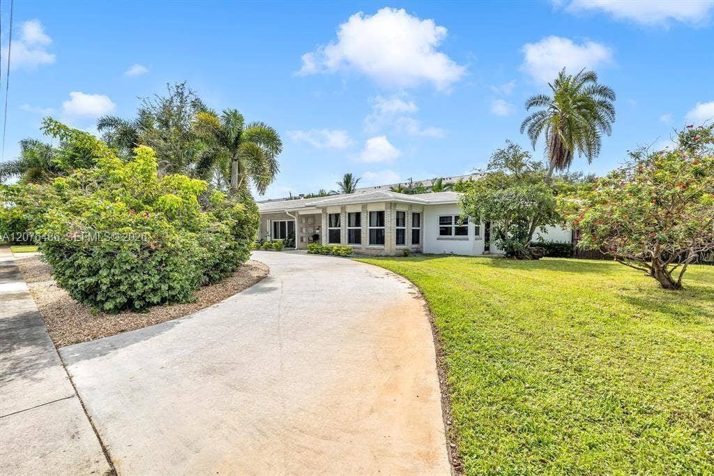 400 NE 2nd Street, Pompano Beach, FL 33060 Photo 2