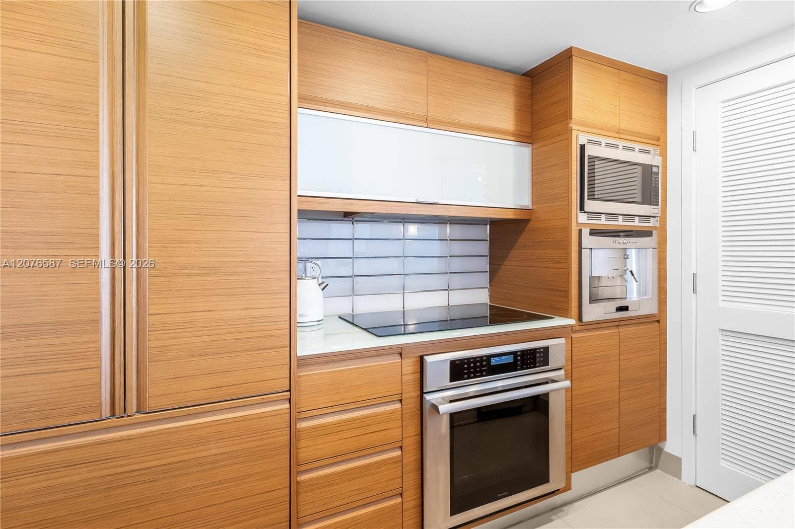 5875 Collins Avenue, #903, Miami Beach, FL 33140 Photo 7