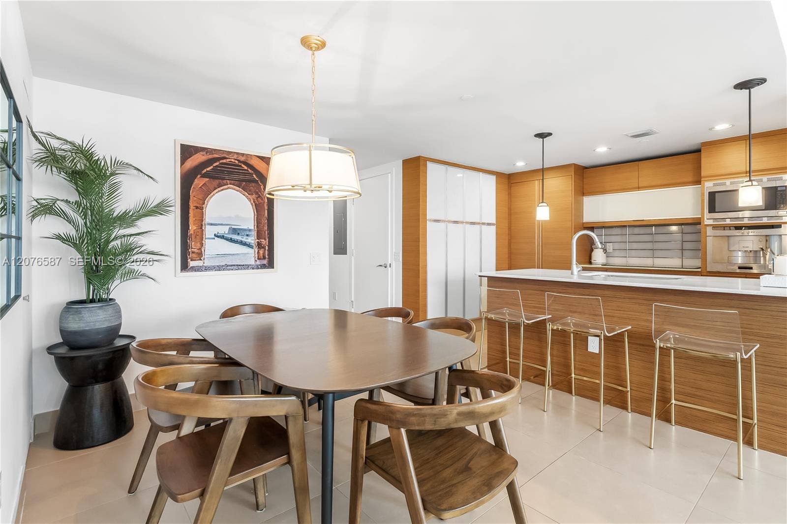 5875 Collins Avenue, #903, Miami Beach, FL 33140 Photo 6