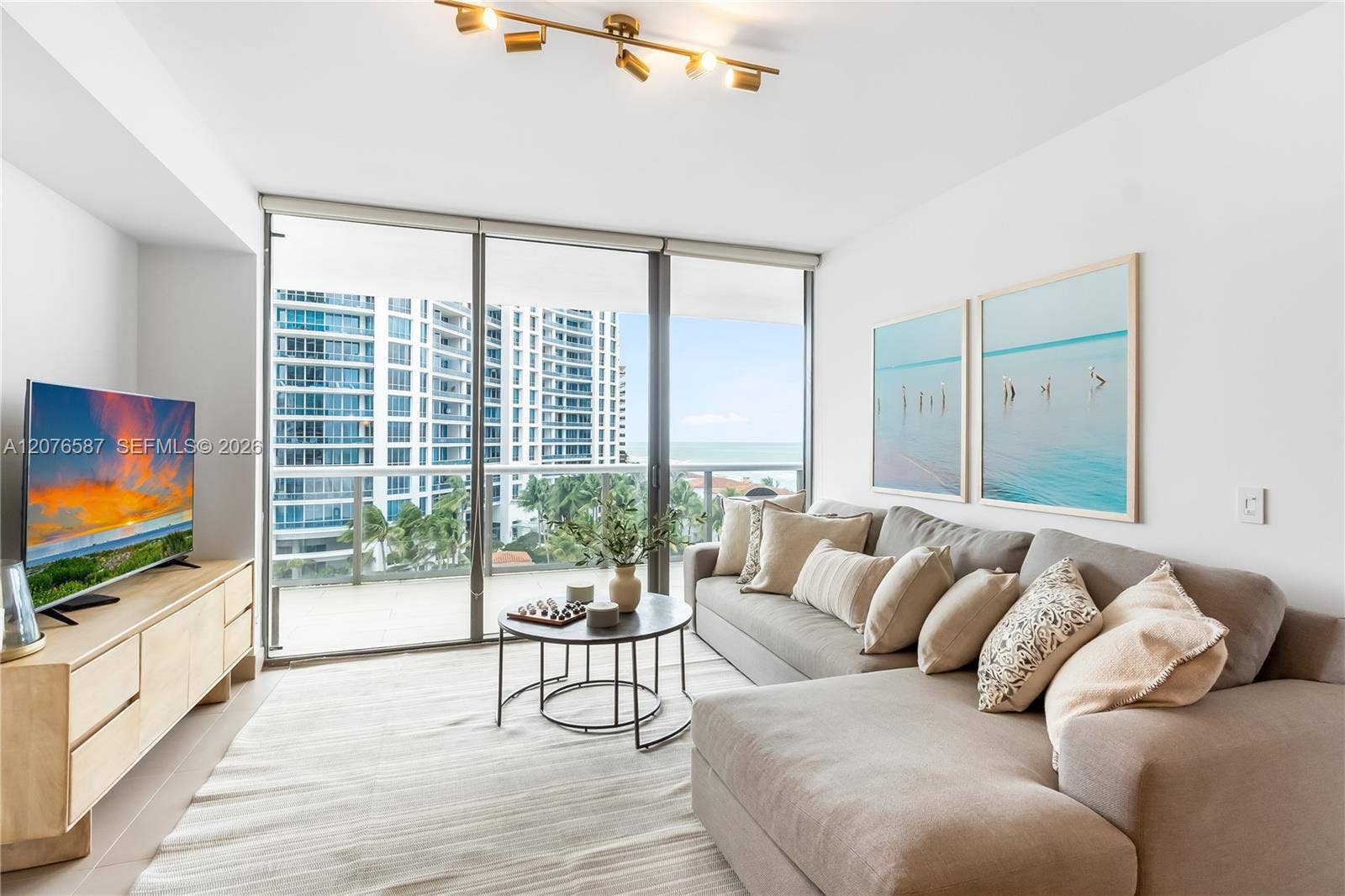 5875 Collins Avenue, #903, Miami Beach, FL 33140 Photo 2