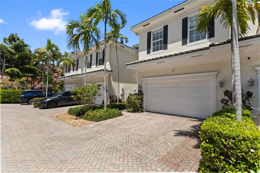 Property photo for 1139 N Victoria Park Road, Fort Lauderdale, FL
