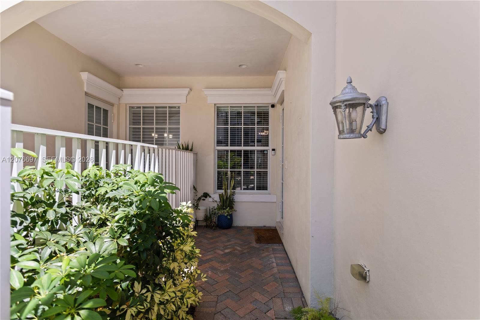 1139 N Victoria Park Road, Fort Lauderdale, FL 33304 Photo 4