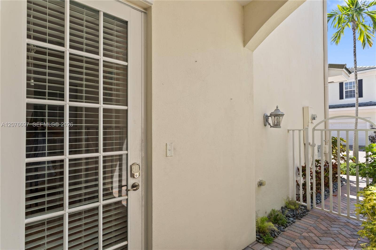 1139 N Victoria Park Road, Fort Lauderdale, FL 33304 Photo 5