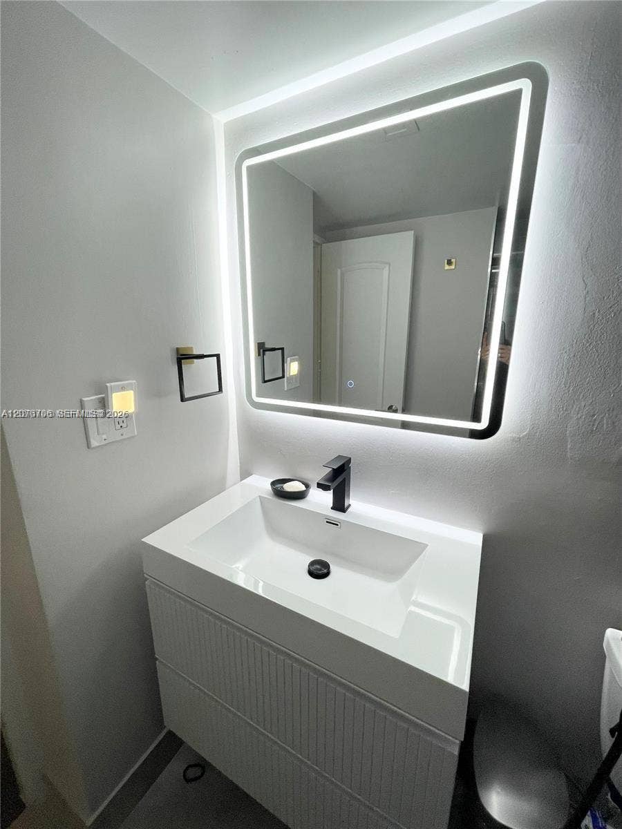 5600 Collins Avenue, #16P, Miami Beach, FL 33140 Photo 27