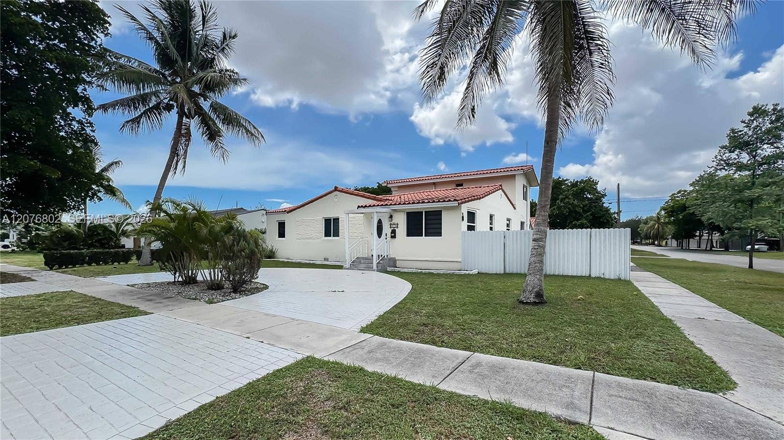 970 Plover Avenue, Miami Springs, FL 33166 Photo 2