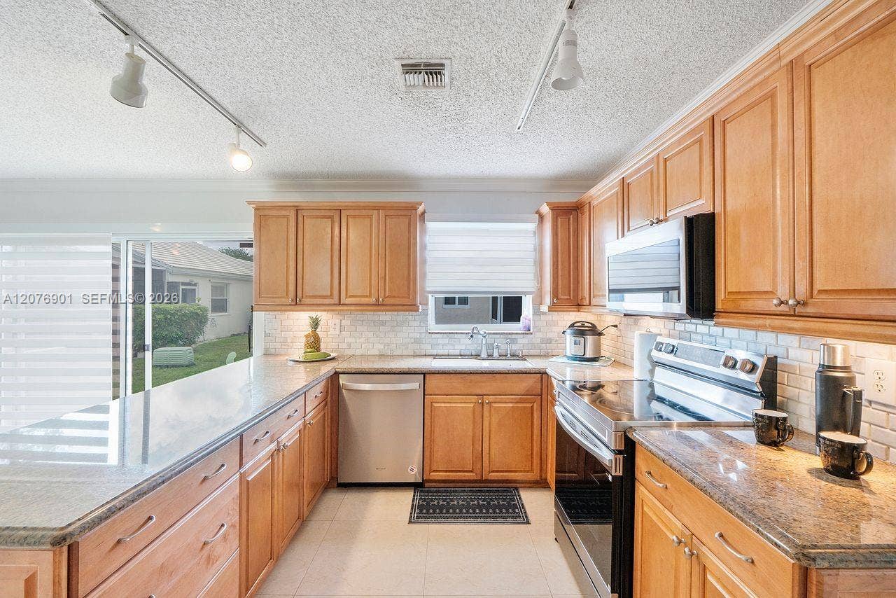 9602 NW 8th Circle, Plantation, FL 33324 Photo 13