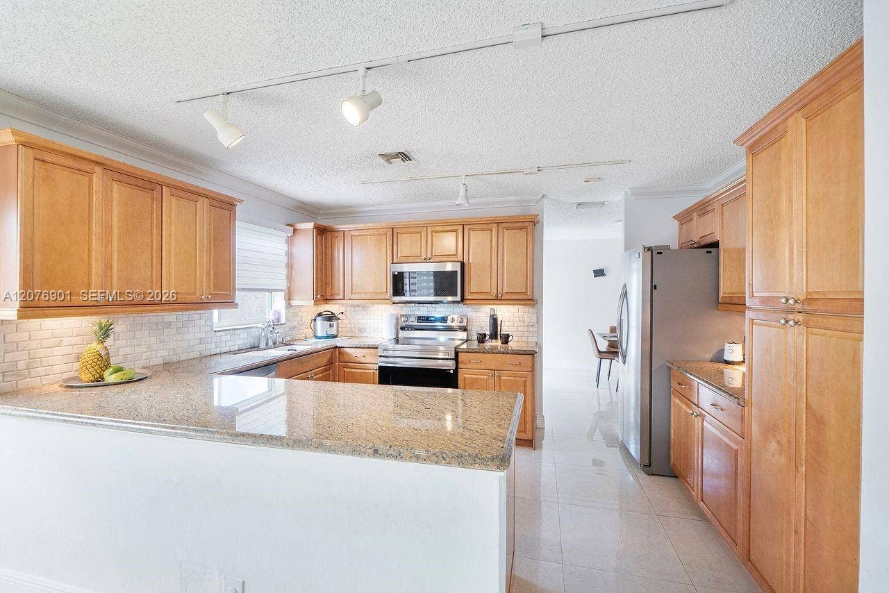 9602 NW 8th Circle, Plantation, FL 33324 Photo 11