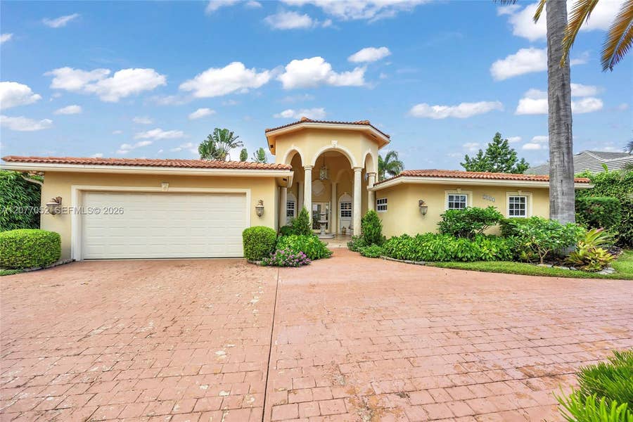 Property photo for 2523 SE 13th Street, Pompano Beach, FL