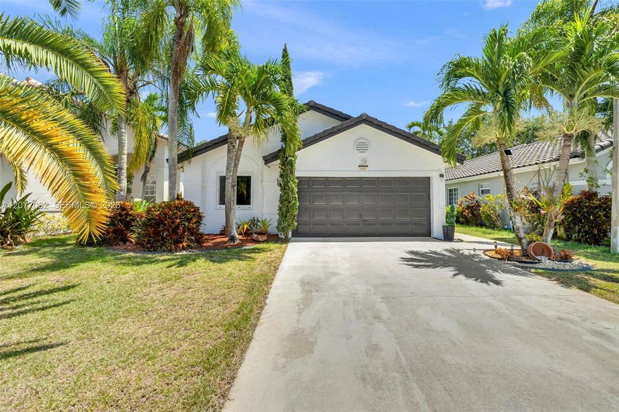 Property photo for 631 SW 176th Avenue, Pembroke Pines, FL