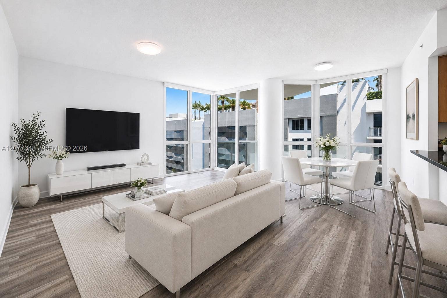 111 SE 8th Avenue, #705, Fort Lauderdale, FL 33301 VIRTUALLY STAGED
