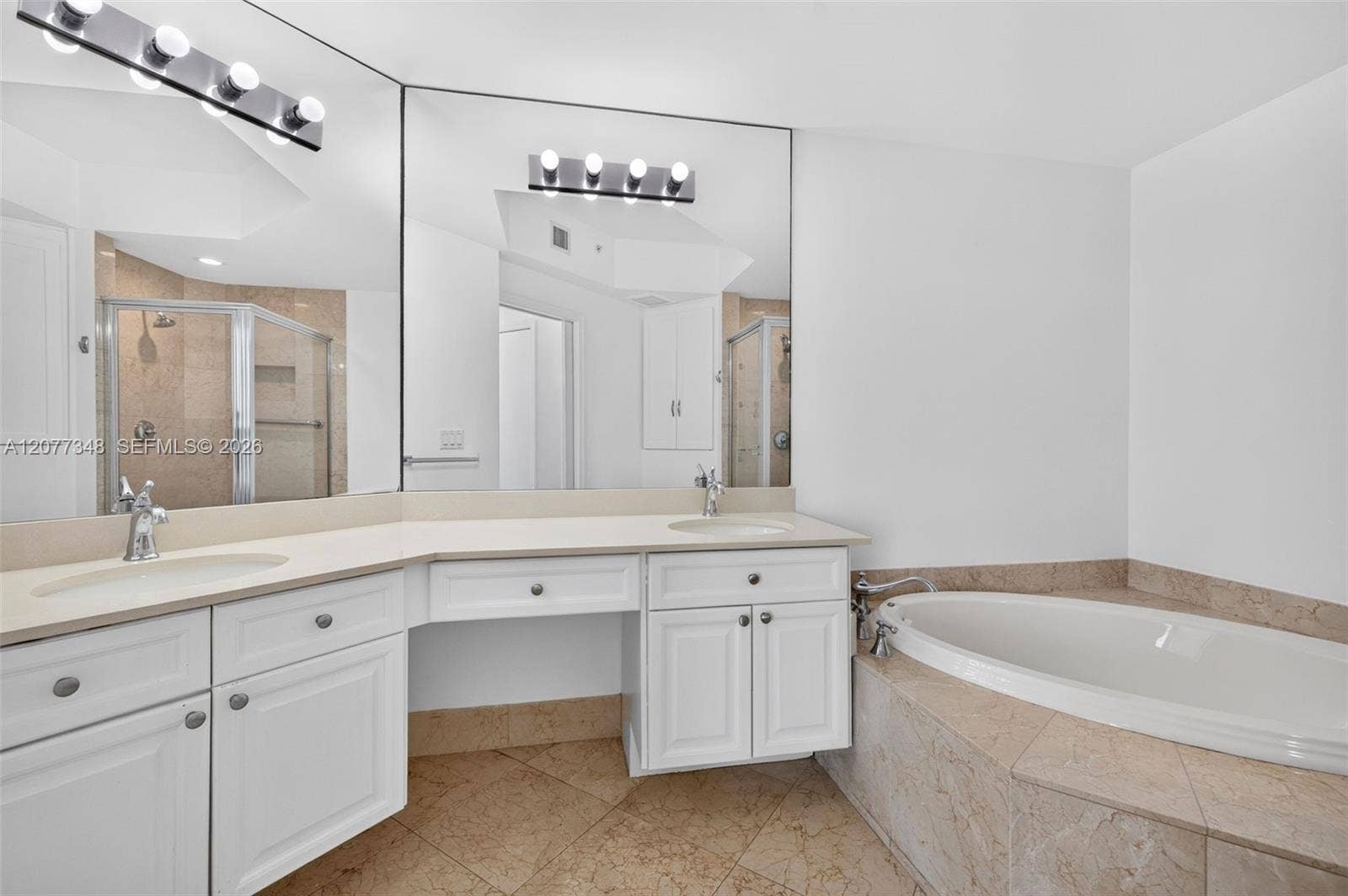 111 SE 8th Avenue, #705, Fort Lauderdale, FL 33301 Photo 32