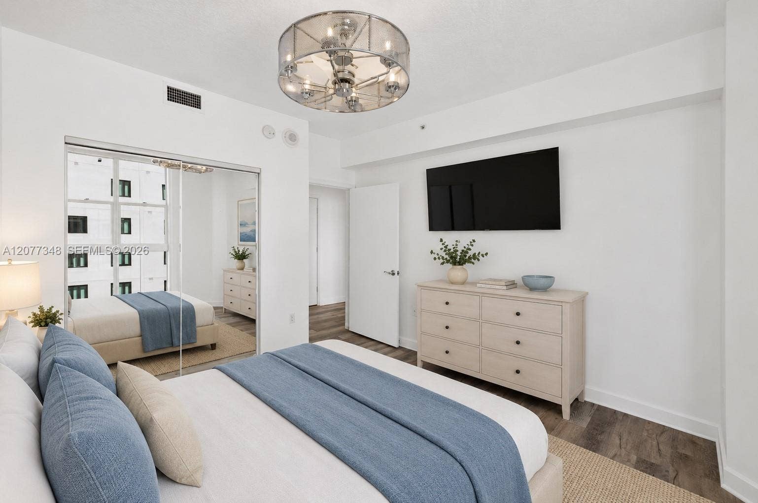 111 SE 8th Avenue, #705, Fort Lauderdale, FL 33301 VIRTUALLY STAGED