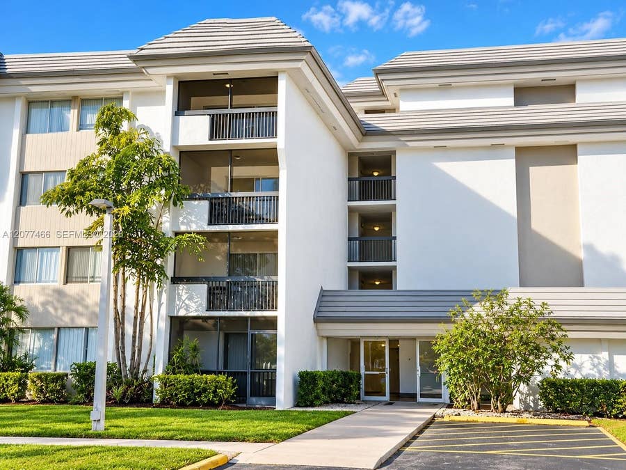 Property photo for 721 N Pine Island Road, #213, Plantation, FL