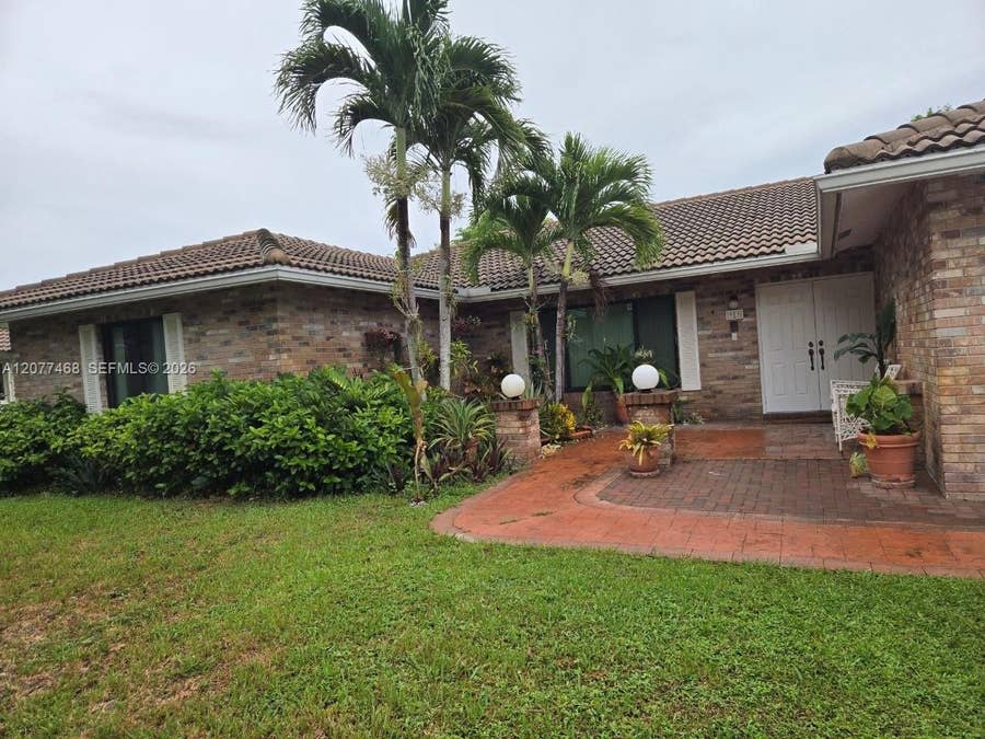 Property photo for 913 NW 110th Lane, Coral Springs, FL