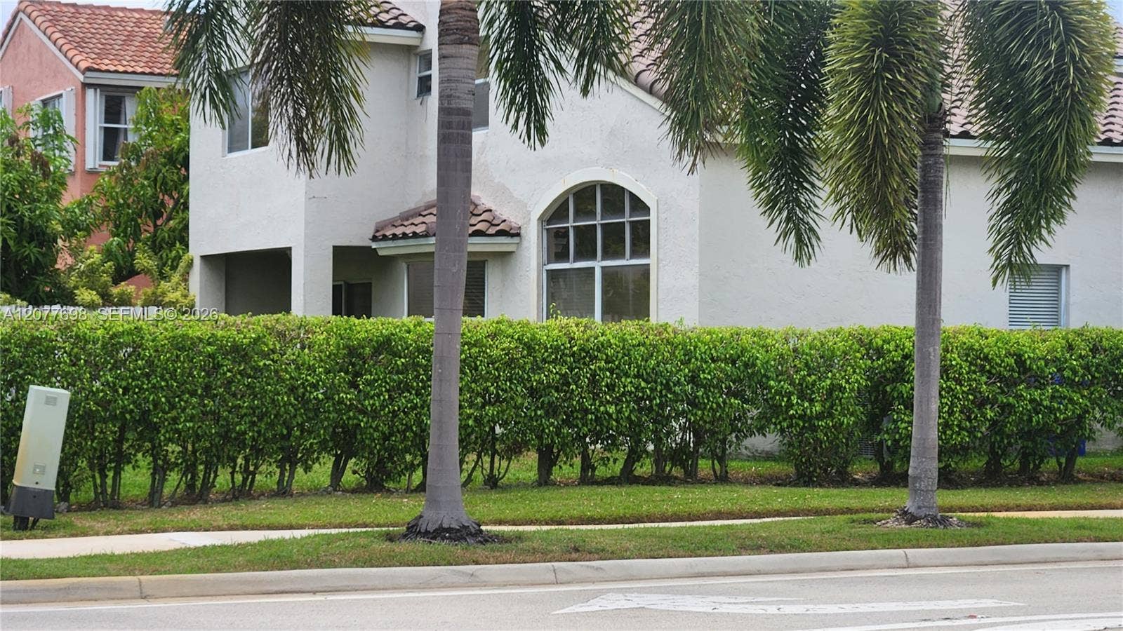 1055 NW 187th Avenue, Pembroke Pines, FL 33029 Photo 2