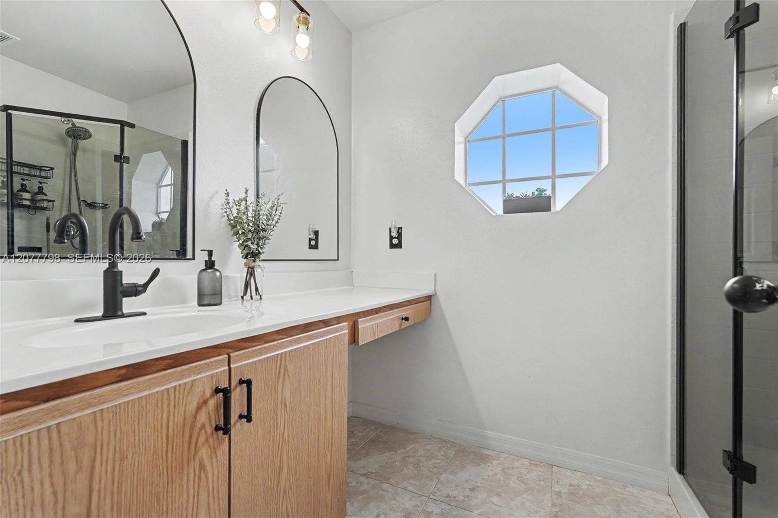 534 Davidson Street SE, Palm Bay, FL 32909 Primary bathroom