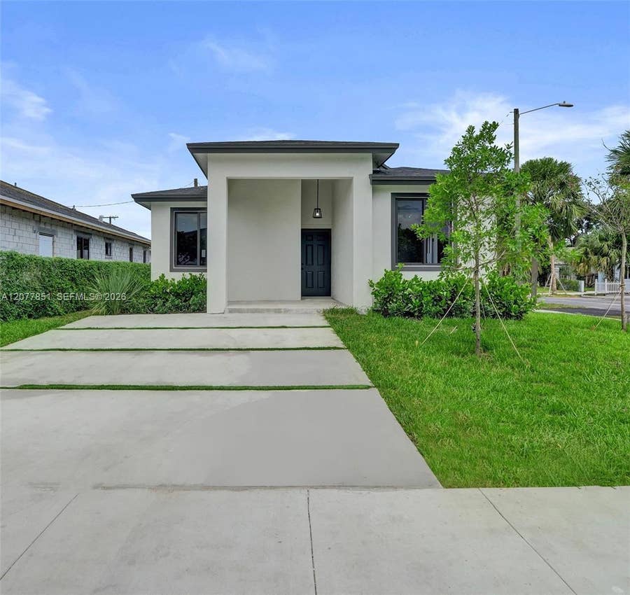 Property photo for 599 SW 12th Avenue, Dania Beach, FL