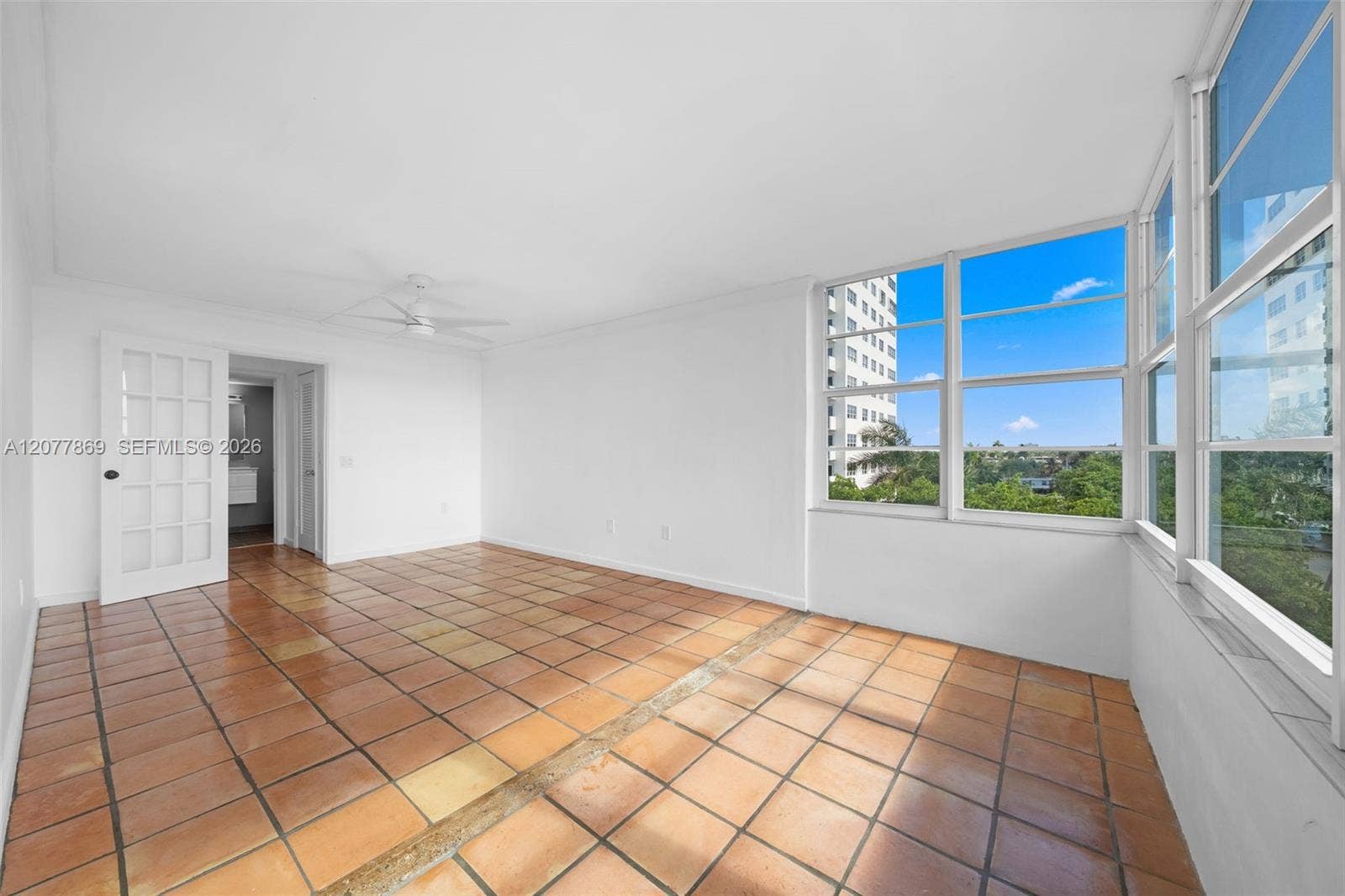 401 SE 25th Avenue, #605, Fort Lauderdale, FL 33301 Office/Lounge