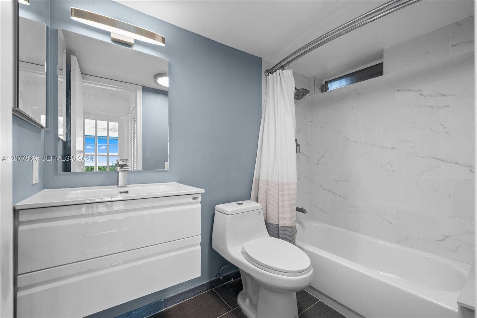 401 SE 25th Avenue, #605, Fort Lauderdale, FL 33301 Updated Bathroom
