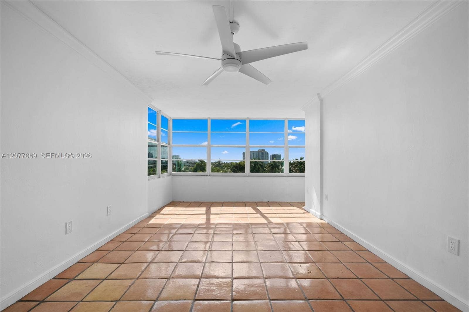 401 SE 25th Avenue, #605, Fort Lauderdale, FL 33301 East Facing Office/Lounge