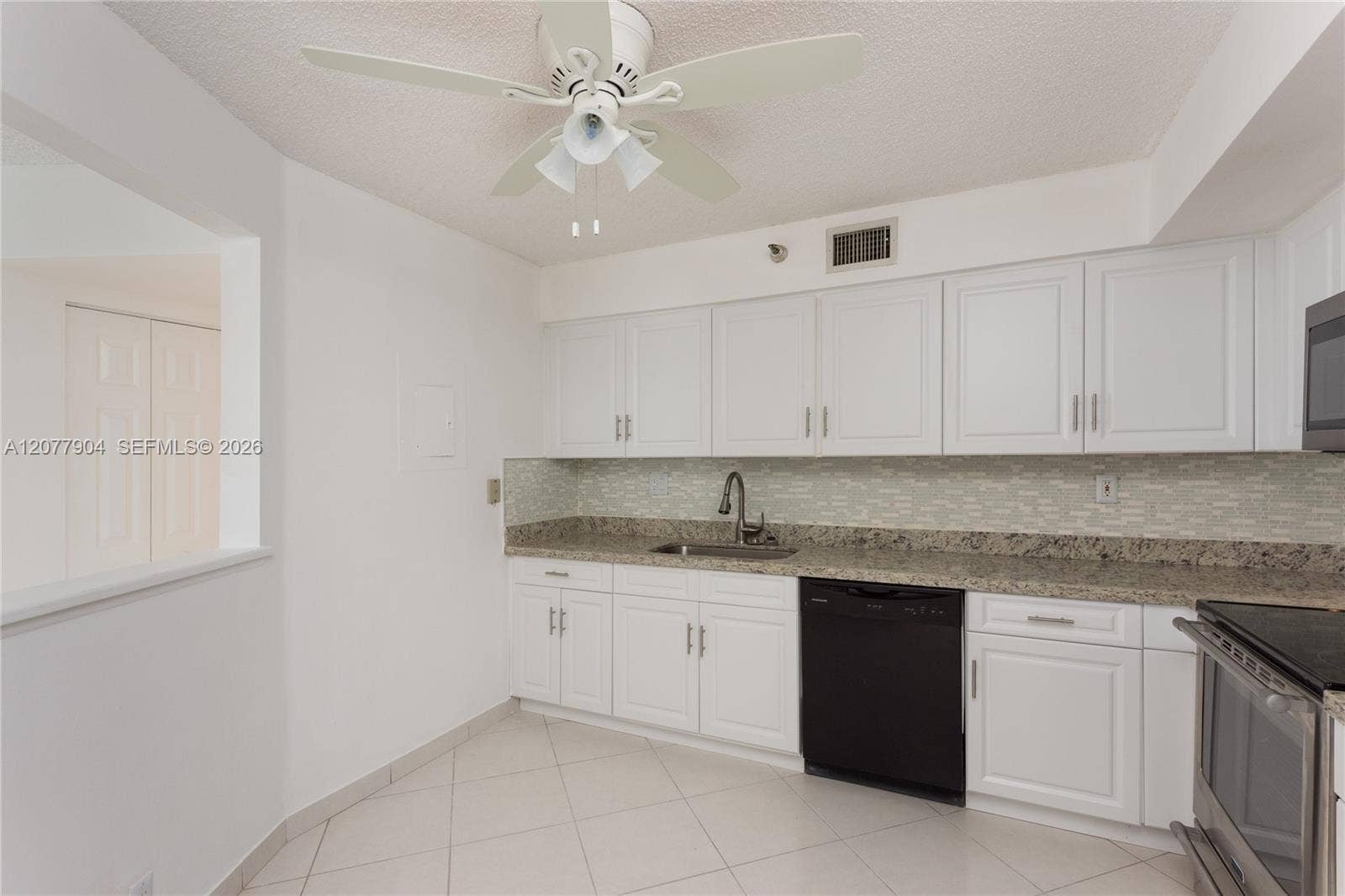 3500 Mystic Pointe Drive, #2202, Aventura, FL 33180 Photo 3