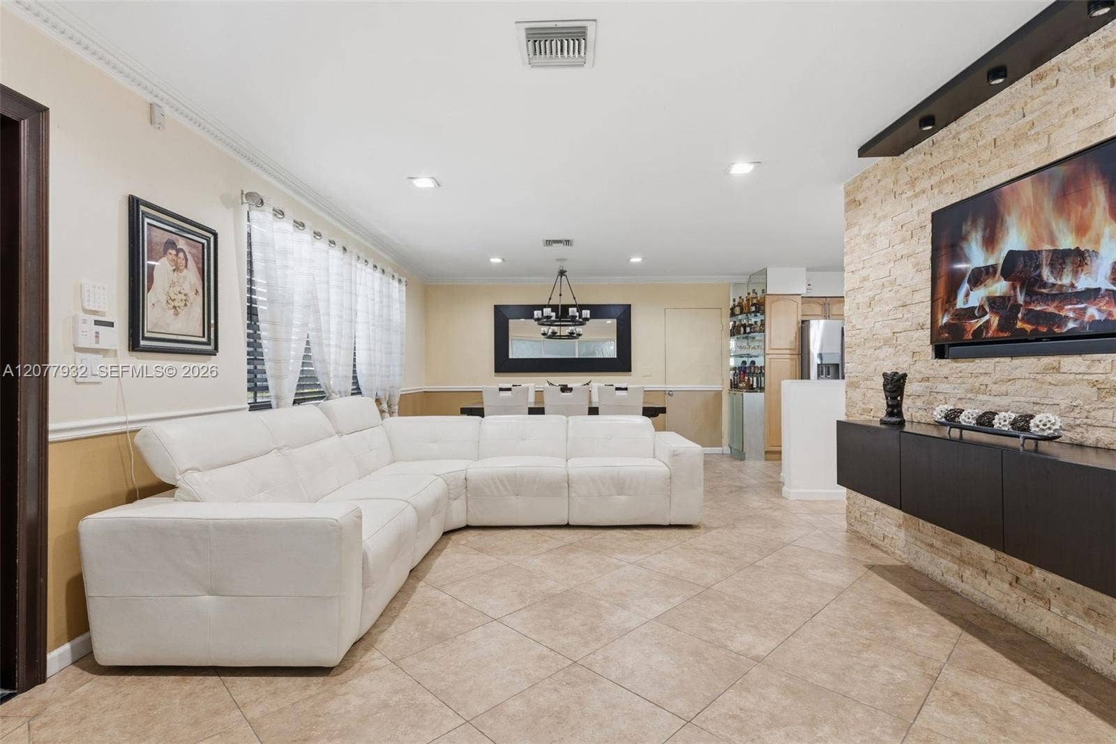 2485 NE 214th Street, Miami, FL 33180 Photo 6